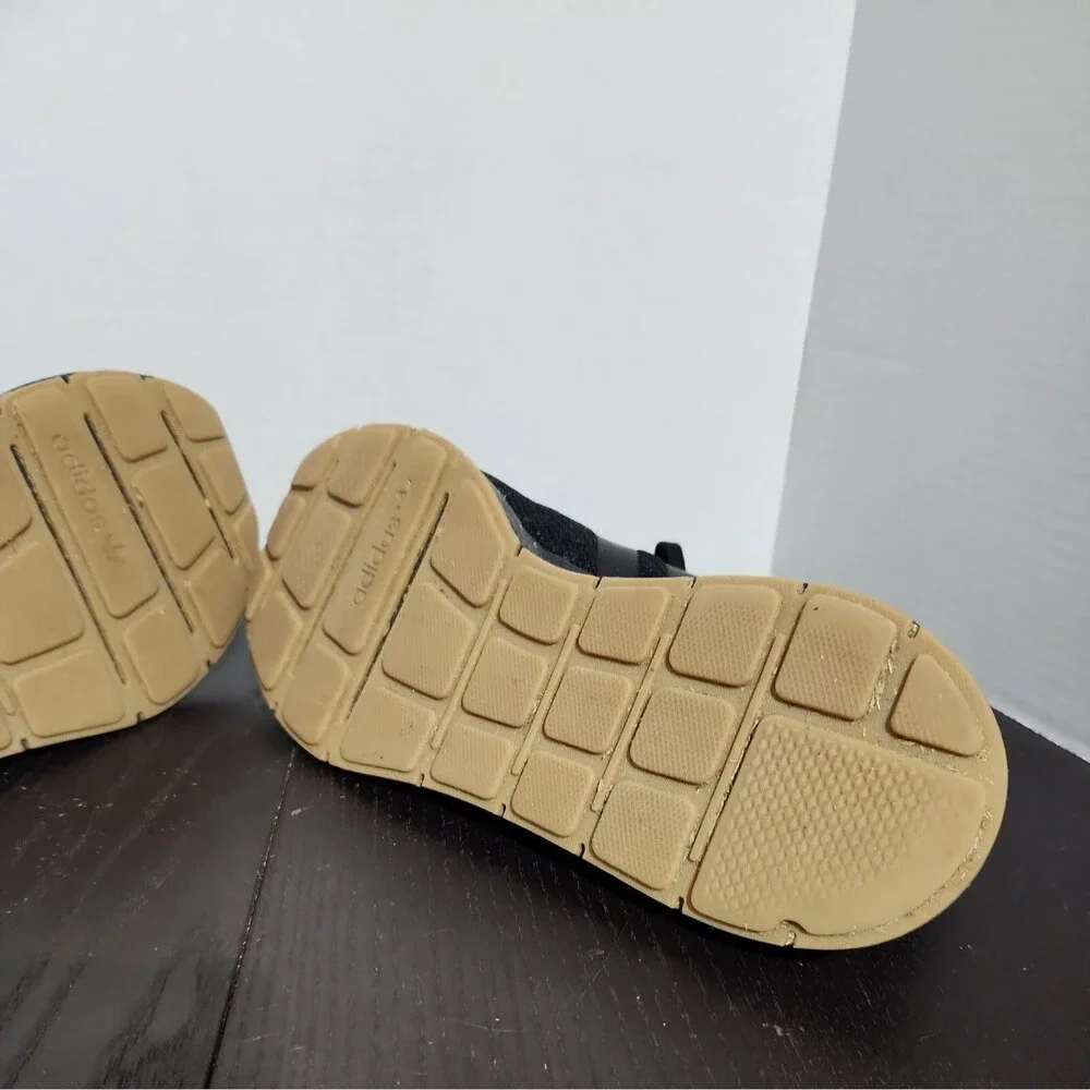 Size 8 - adidas Swift Run Black Gum
